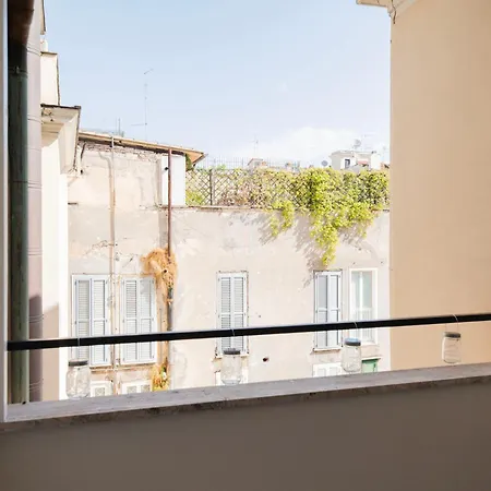 Imperium Trevi Konukevi 4*